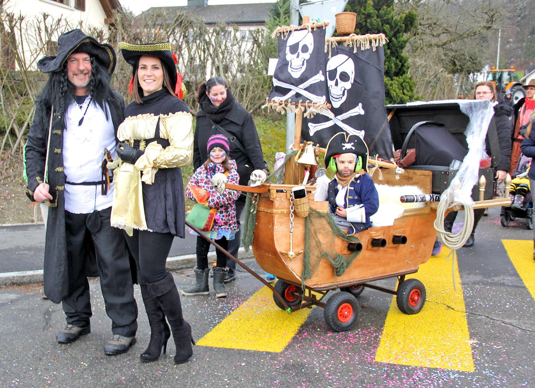 Piraten an der Kinderfasnacht in Mägenwil