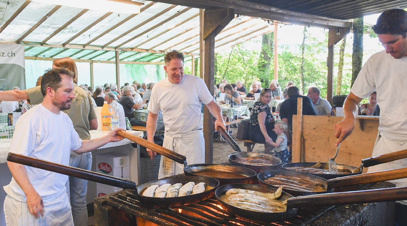 Birreter trafen sich zum Forellenessen