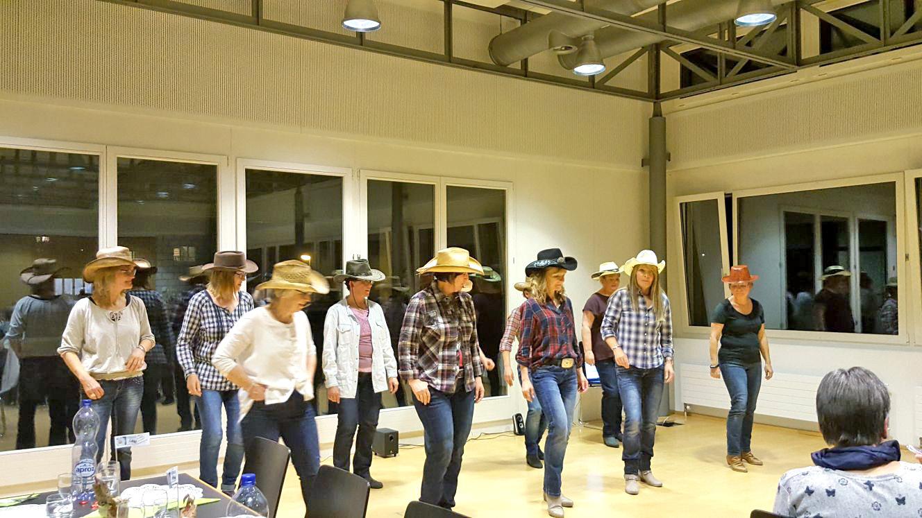 «Country-Ladies» begeistern mit Linedance