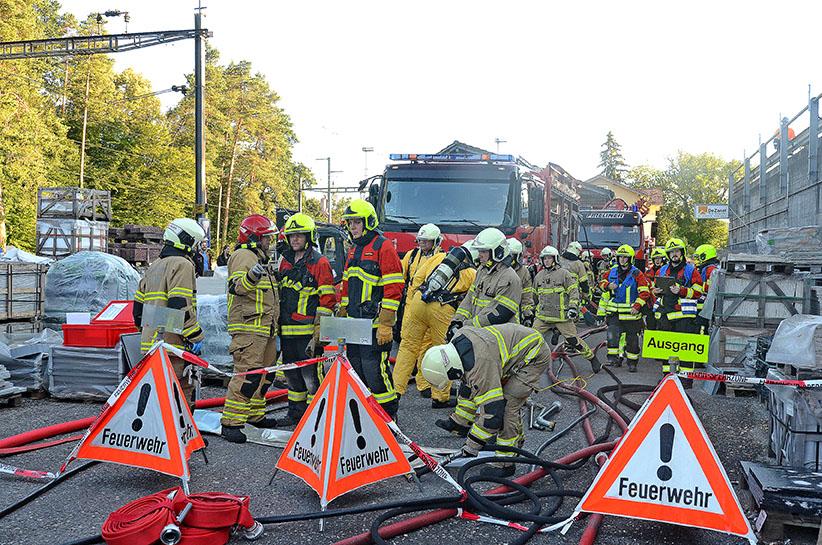 Auch (Feuerwehr-)Helden müssen trainieren