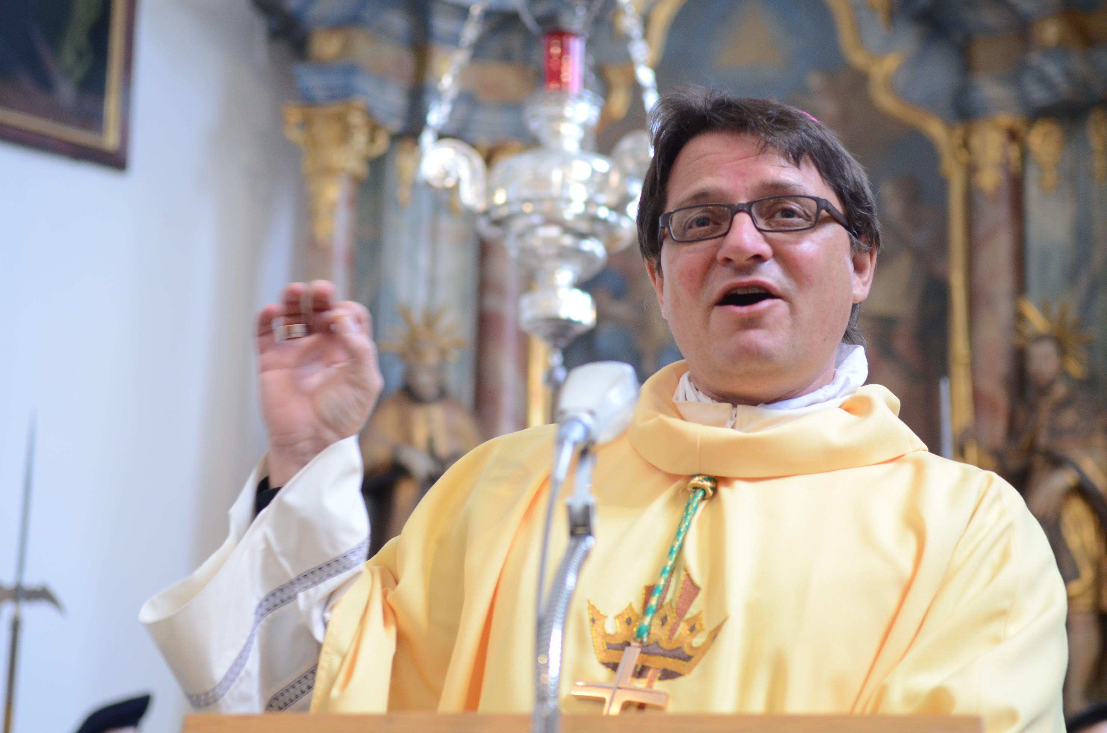Berührende Predigt in der Klosterkirche Gnadenthal - Das Bild wird blockiert. – Möglicherweise durch einen aktiven Adblocker.