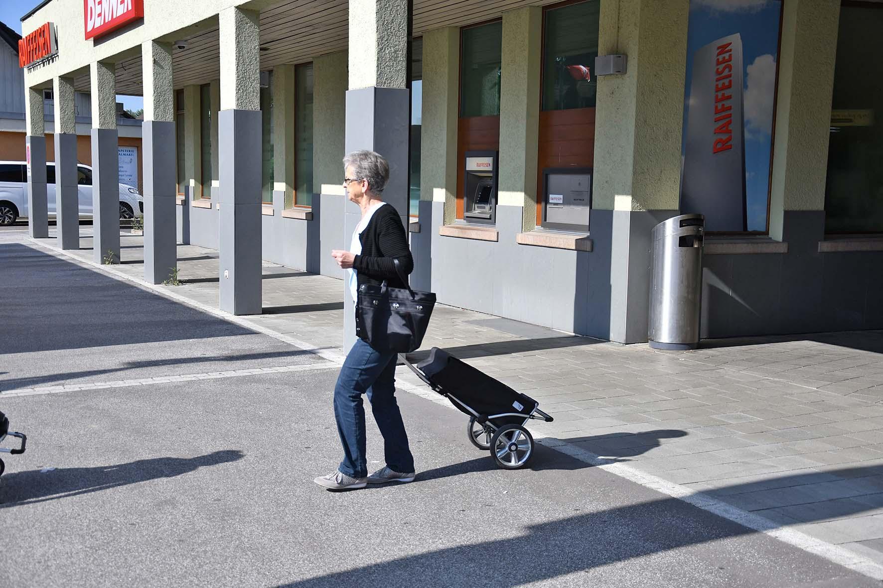 Eine neue, schöne Bank