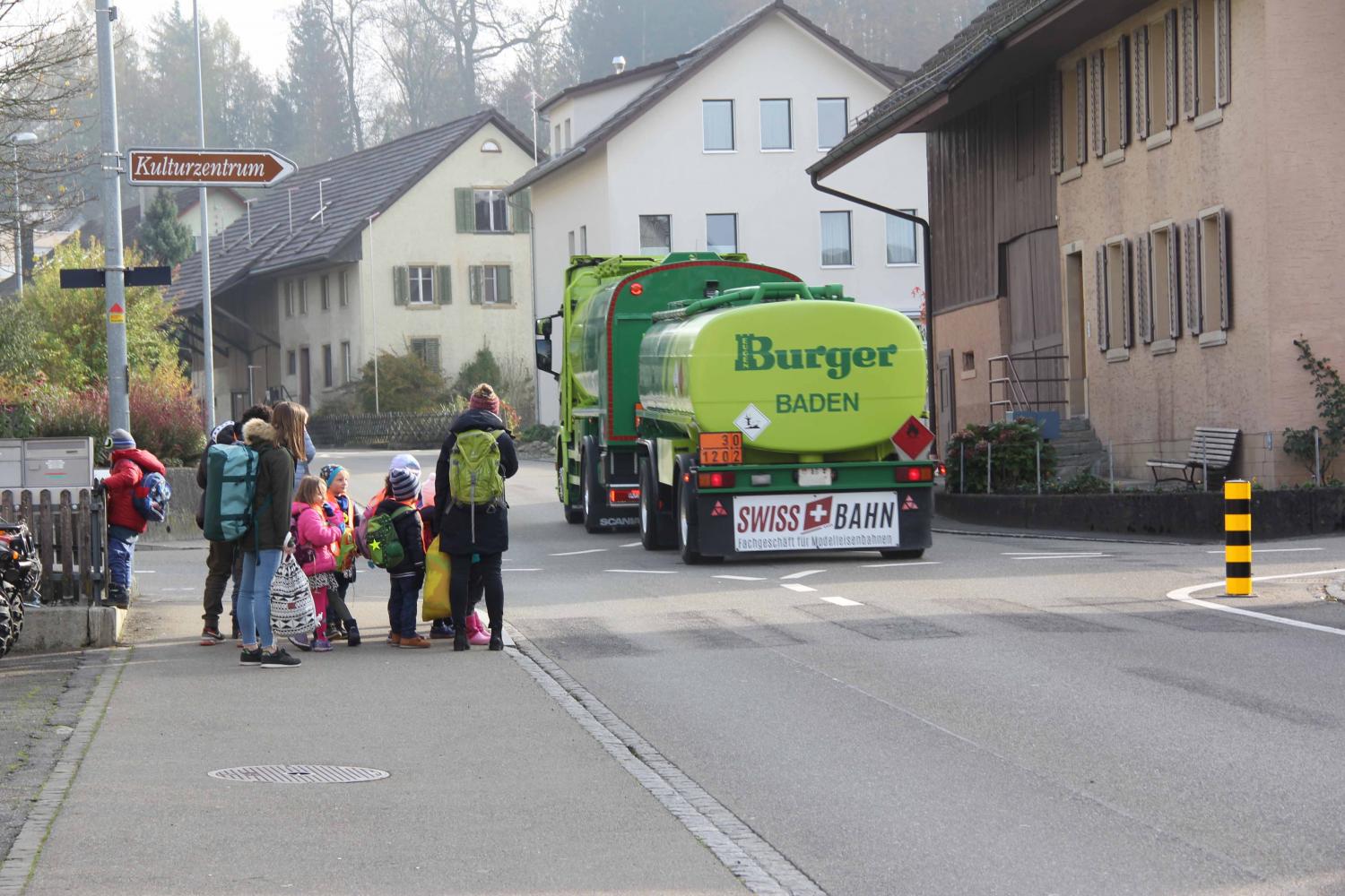 Zebrastreifen weg — Kinder überfordert