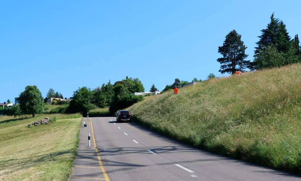 Neues Trottoir und Trockensteinmauer