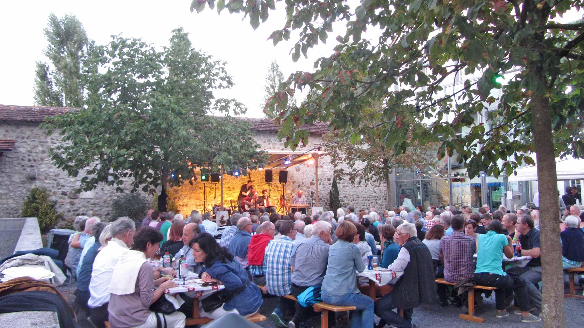 Open-Air-Abend mit Max Lässer - Das Bild wird blockiert. – Möglicherweise durch einen aktiven Adblocker.