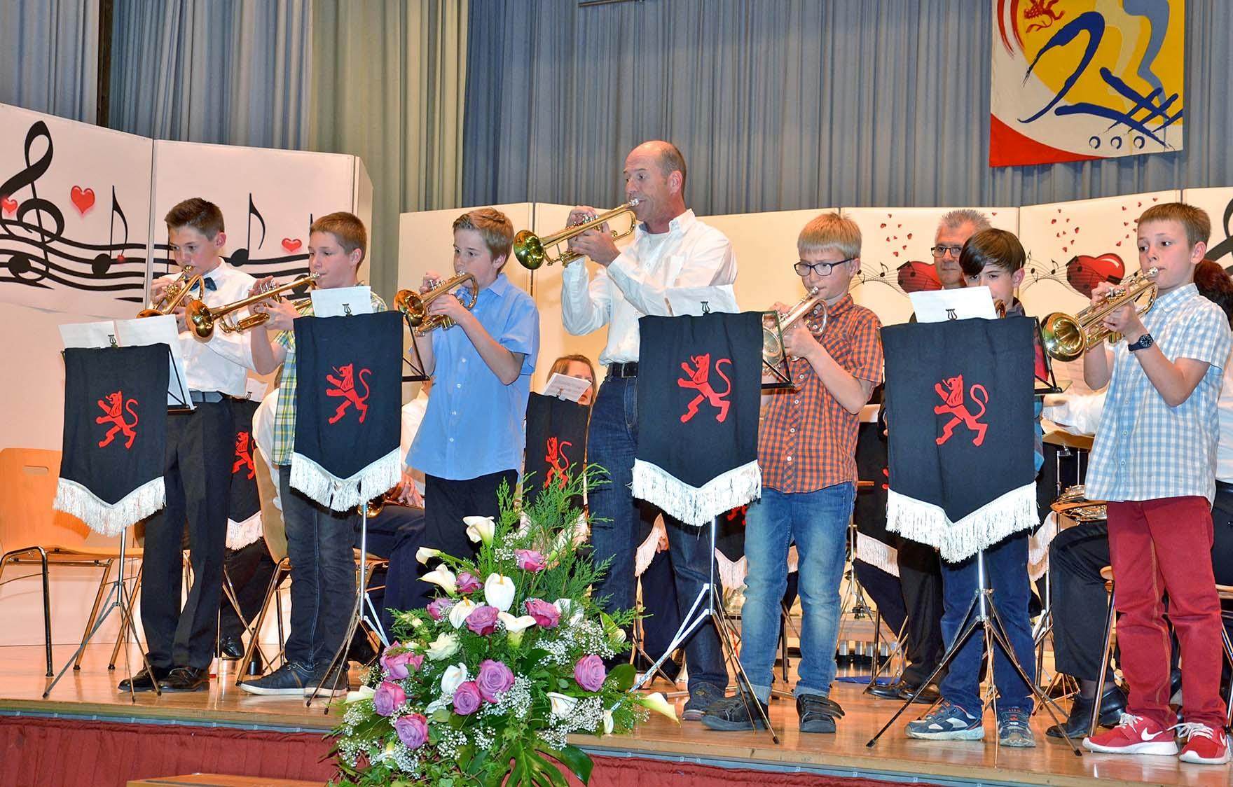 Musikalische Liebesgrüsse der Stadtmusik Mellingen - Das Bild wird blockiert. – Möglicherweise durch einen aktiven Adblocker.