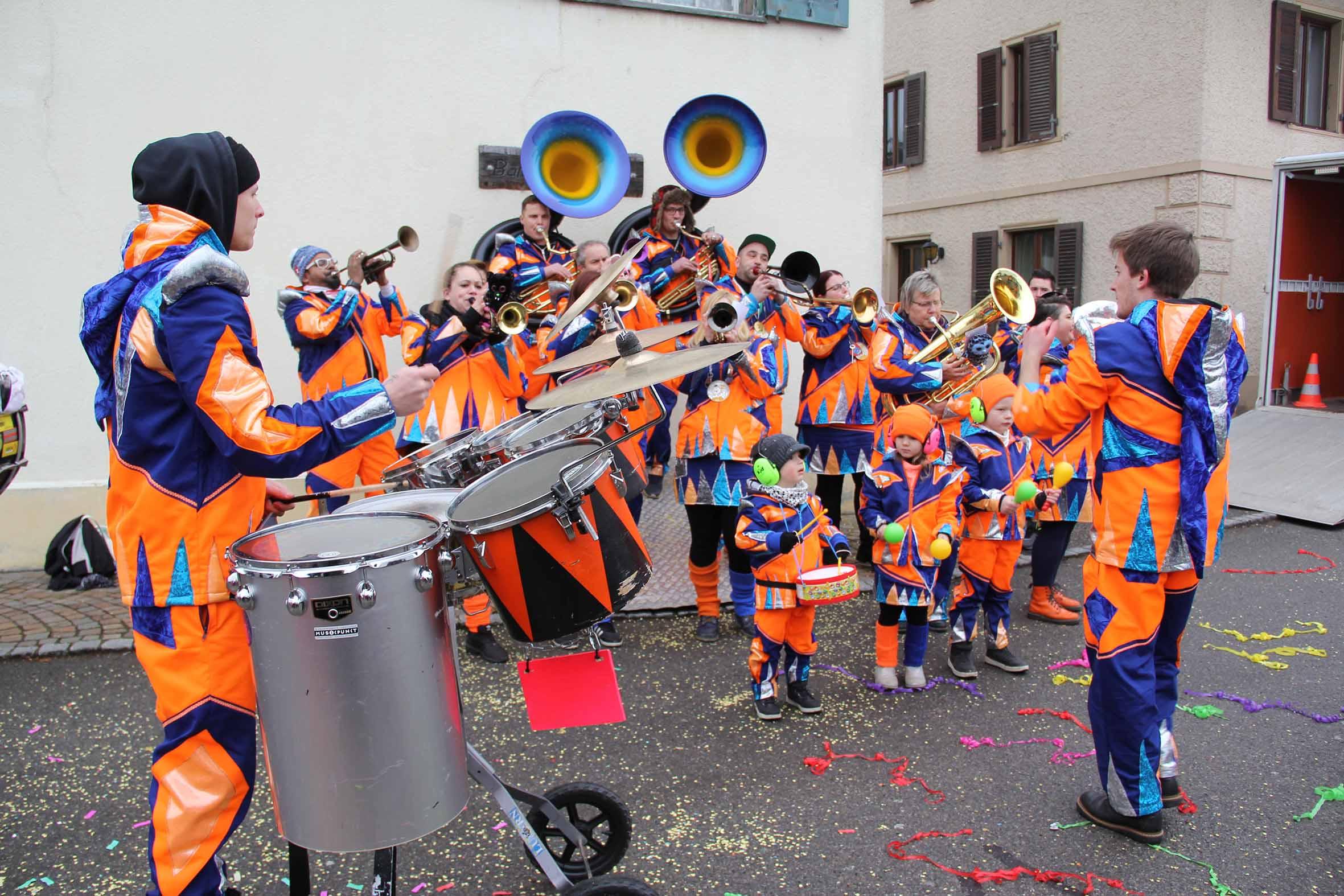 Gugge, Spekulationen und ein Rücktritt