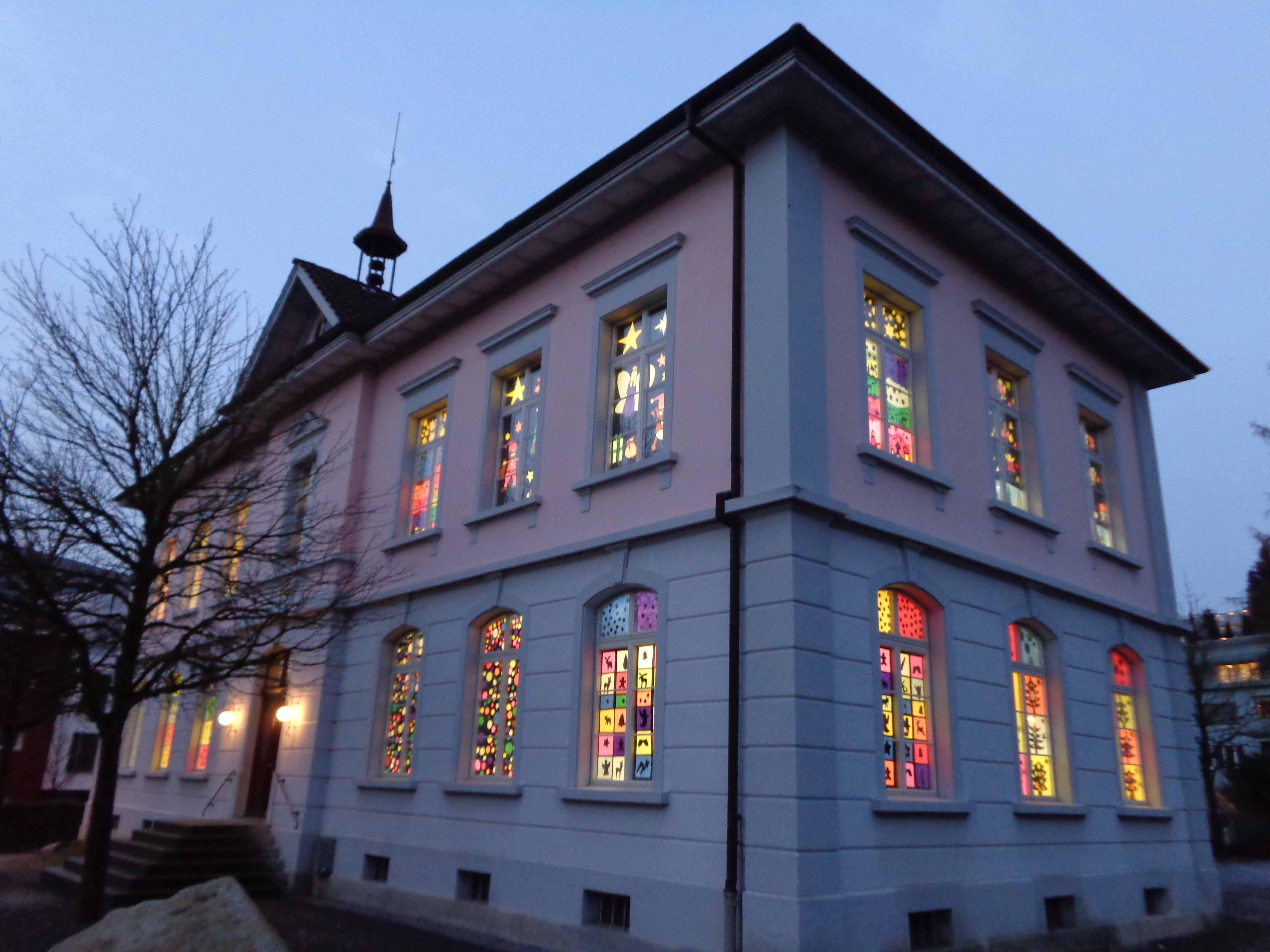 Niederrohrdorf: Schule eröffnet ihr Adventshaus - Das Bild wird blockiert. – Möglicherweise durch einen aktiven Adblocker.