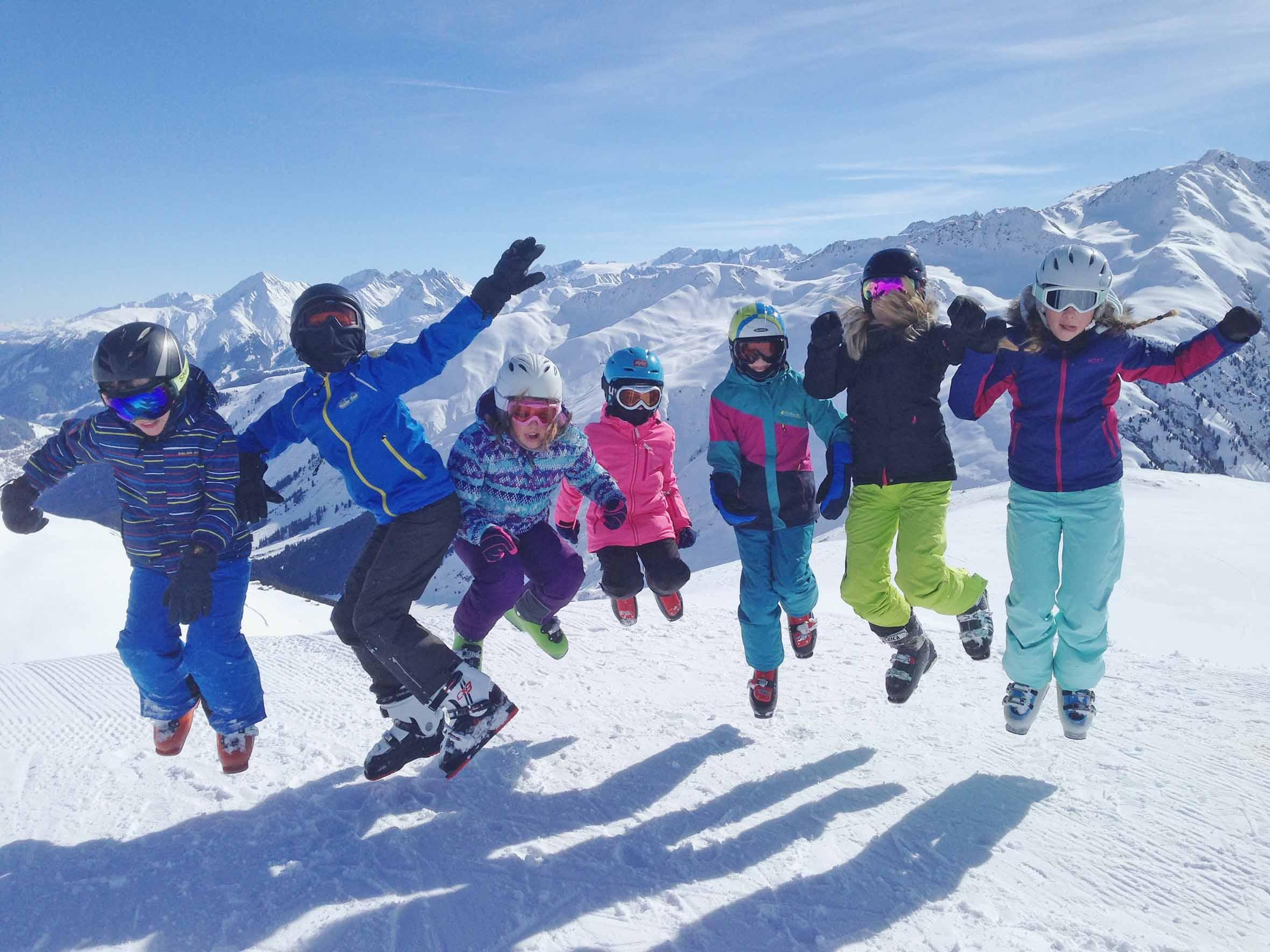 Abheben im Schnee vor spektakulärer Kulisse