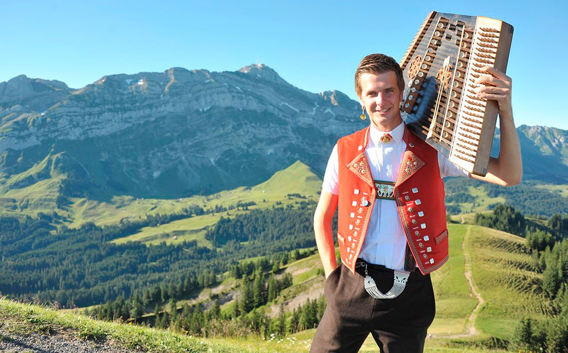 Jodelzauber mit Nicolas Senn am Hackbrett