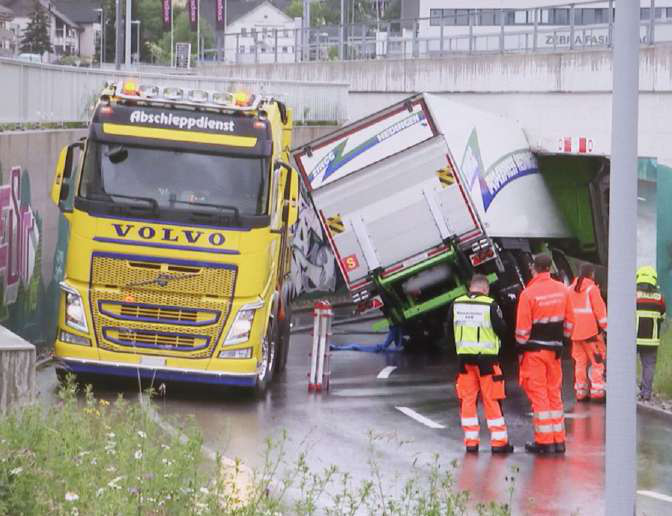 Chauffeur rammte SBB-Brücke
