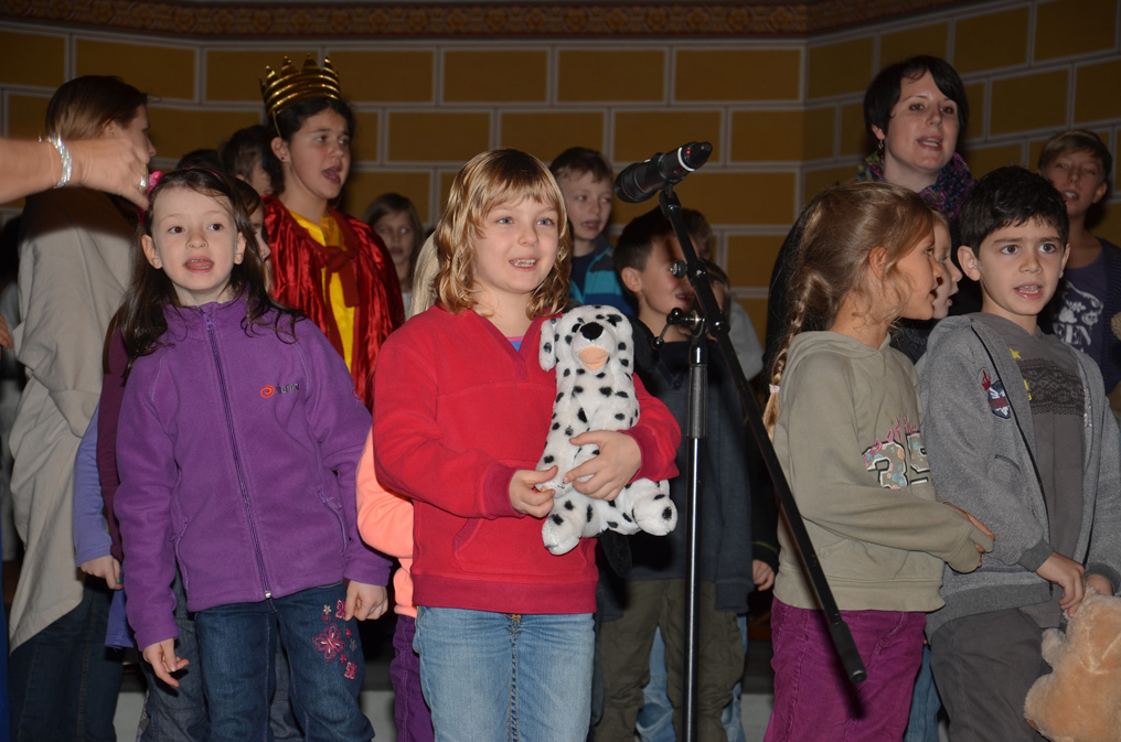 Primarschule Berikon führt «Zäller Wiehnacht» auf