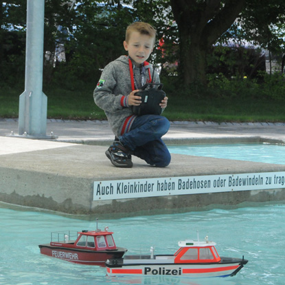Modellschiffe in der Badi Wohlen