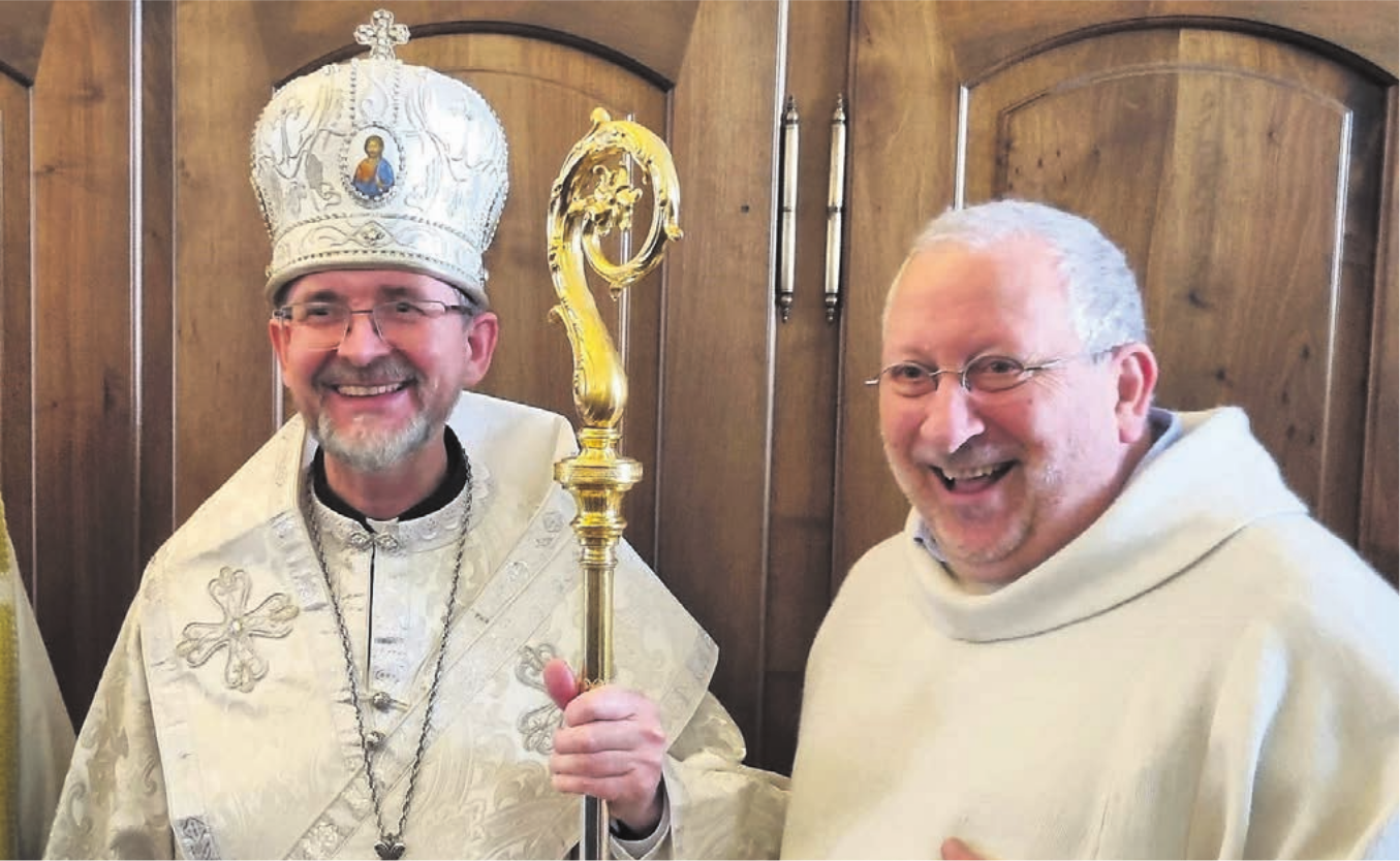 Der Wohler Diakon Waldemar Cupa (rechts) freute sich über die persönliche Begegnung mit dem ukrainischen Erzbischof Bohdan Dzyurakh. Bild: zg