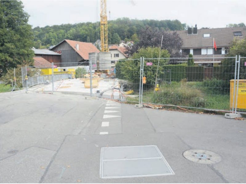 Die Arbeiten für die neue Brücke in Anglikon sind weit fortgeschritten, ein Baustopp daher keine Alternative.