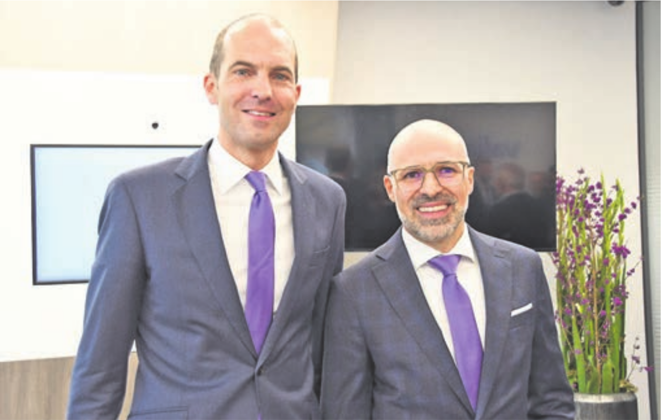 Die beiden Aushängeschilder der Valiant in Wohlen: Martin Schertenleib, Regionenleiter Unternehmenskunden Freiamt-Zugerland, und Michele Macaluso, Geschäftsstellenleiter. Bild: Daniel Marti Die beiden Aushängeschilder der Valiant in Wohlen: Martin Schertenleib, Regionenleiter Unternehmenskunden Freiamt-Zugerland, und Michele Macaluso, Geschäftsstellenleiter. Bild: Daniel Marti