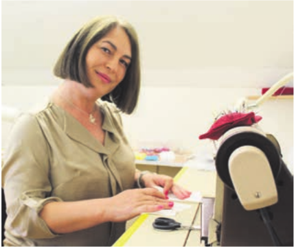 Renata Meier näht die Masken für alle. Bild: chg