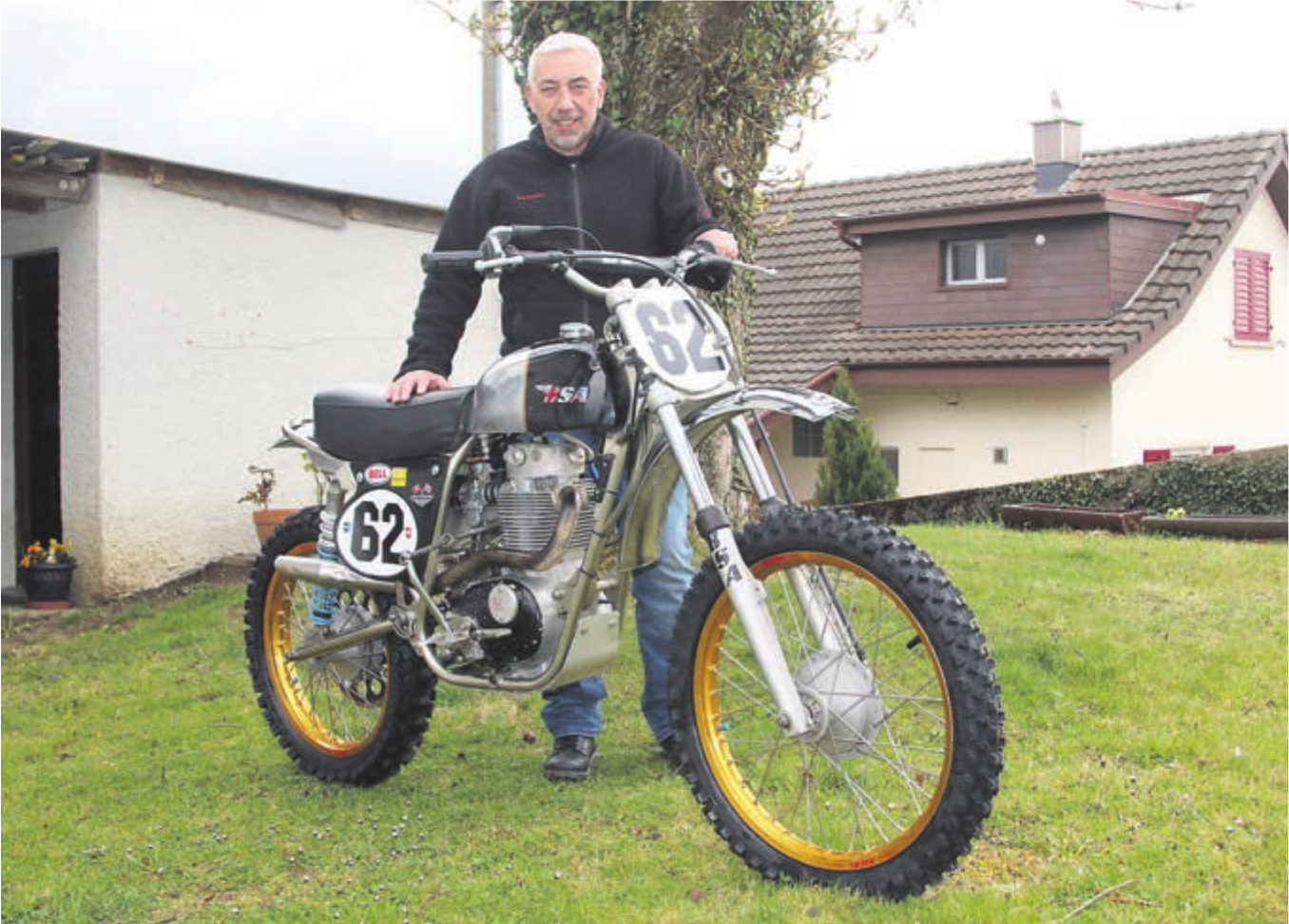 Roland Büchi mit seiner Cheney BSA 500. Es ist eines von fünf Motorrädern in seinem Besitz. Mit dem Feuerstuhl mit Baujahr 1967 wird er am Sonntag in der Oldtimer-Klasse «Pre 68» antreten. Bild: Josip Lasic Roland Büchi mit seiner Cheney BSA 500. Es ist eines von fünf Motorrädern in seinem Besitz. Mit dem Feuerstuhl mit Baujahr 1967 wird er am Sonntag in der Oldtimer-Klasse «Pre 68» antreten. Bild: Josip Lasic