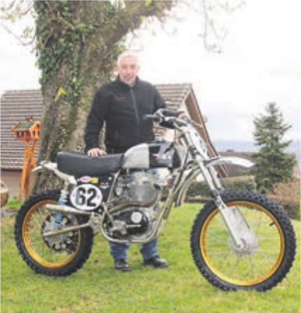 Roland Büchi mit seiner Maschine, mit der er am Motocross antritt. Bild: jl Roland Büchi mit seiner Maschine, mit der er am Motocross antritt. Bild: jl