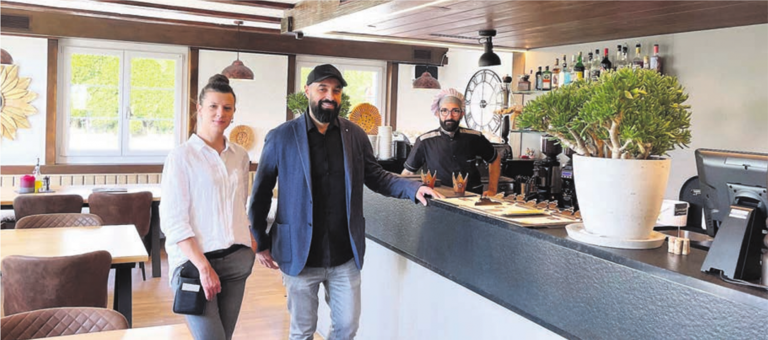 Bis Ende Jahr hoffen sie, dass die Anfangsschwierigkeiten überwunden werden können. (Von links) Xenia Schneider, Florim Abazi und Angelo Piccoli glauben fest an die Zukunft der «Krone». Bild: Susanne Schild Bis Ende Jahr hoffen sie, dass die Anfangsschwierigkeiten überwunden werden können. (Von links) Xenia Schneider, Florim Abazi und Angelo Piccoli glauben fest an die Zukunft der «Krone». Bild: Susanne Schild