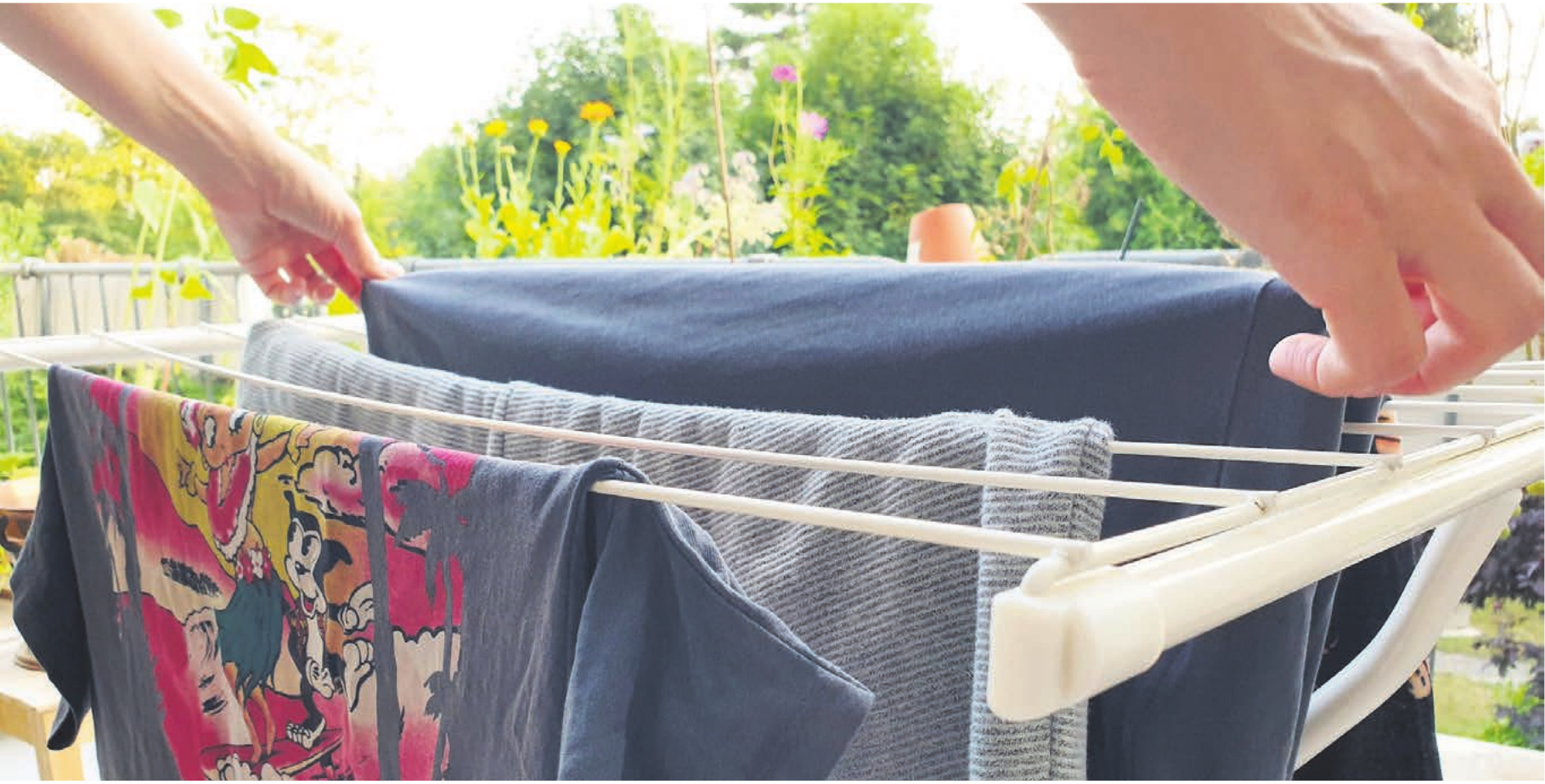 Bei den momentanen Temperaturen ist die Wäsche an der frischen Luft schnell trocken – und man benötigt dafür keinerlei Energie. Bild: spr