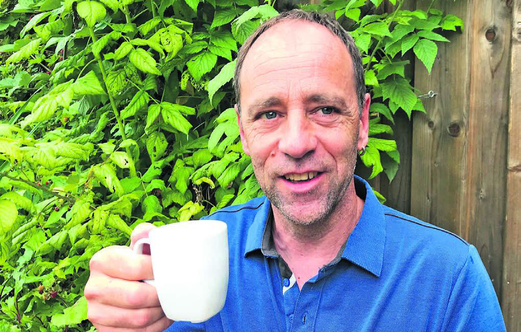 Hans-Peter Nussbaum kümmert sich während der Hochwasser um die Reussdämme, danach um die Bäche. Bild: zg