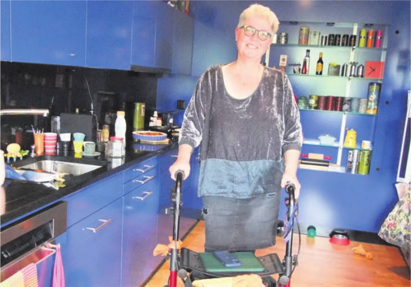 «Der Rollator ist eine Supererfindung. Ohne ihn könnte ich nicht nach draussen», lobt Rea Raselli. Bild: Bernadette Oswald