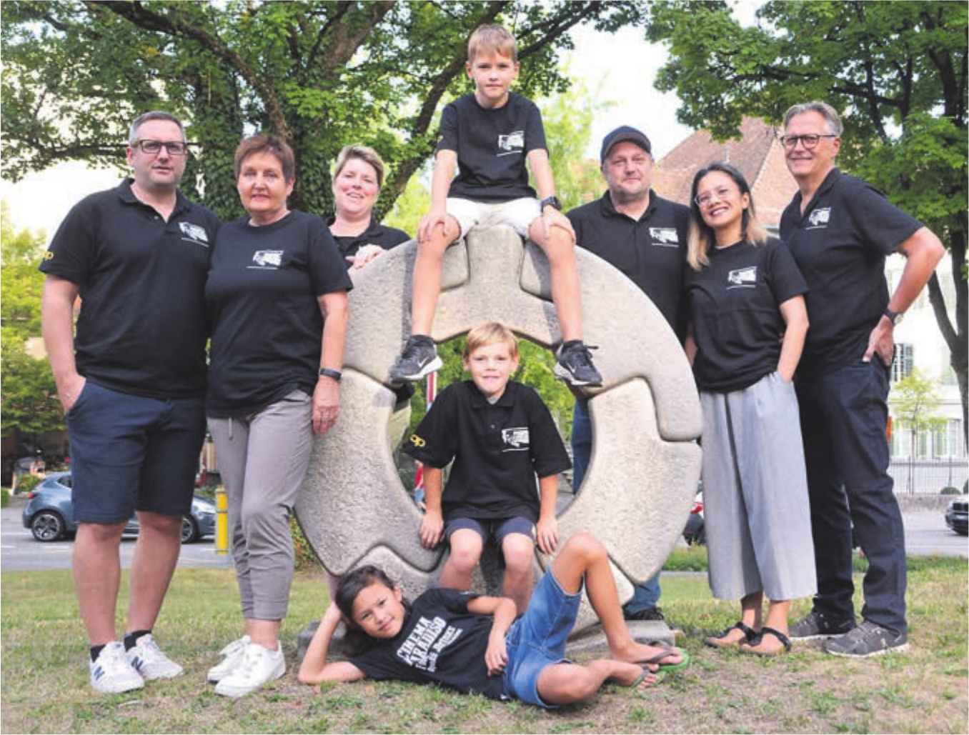 Die Familie Bachmann ist für den Kinosommer Jahr für Jahr im Einsatz: Michael, Irene, Alice, Finn, Andy, Marcella, Pitsch (hinten von links), Mick (Mitte) und Keano (vorne). Es fehlt: Sandro. Bild: Celeste Blanc