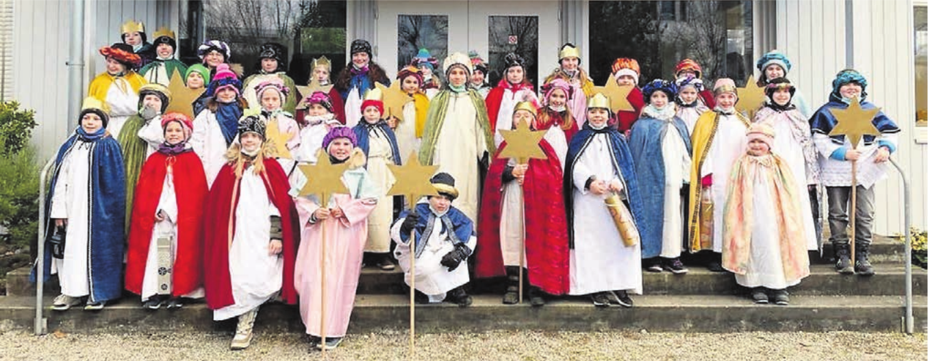 Die 36 Kinder, die am Sternsingen teilnahmen, sammelten eine beträchtliche Summe für wohltätige Zwecke. Bild: zg