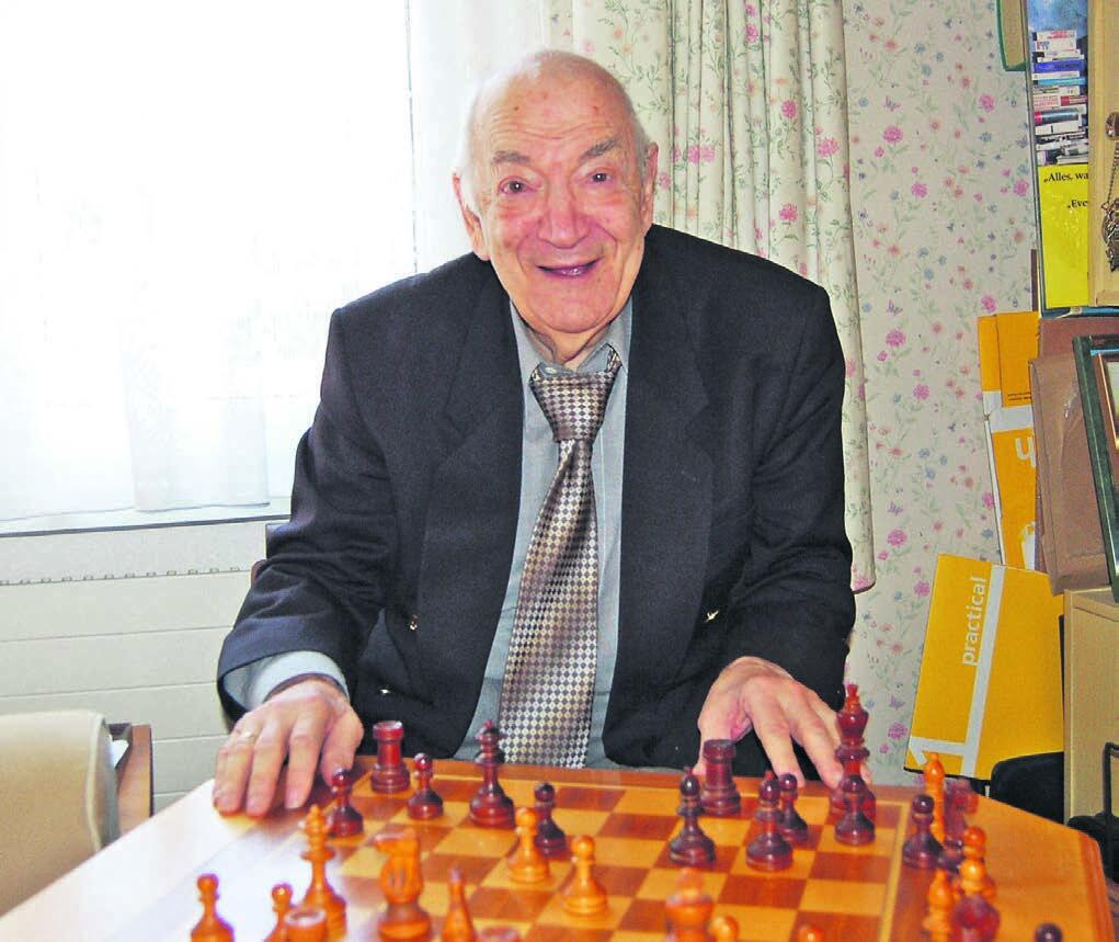 «Spielst du Schach?»: Viktor Kortschnoi im März 2011 am Allmenweg in Wohlen. Bild: Stefan Sprenger/Archiv «Spielst du Schach?»: Viktor Kortschnoi im März 2011 am Allmenweg in Wohlen. Bild: Stefan Sprenger/Archiv