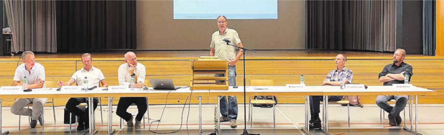 Der Rosenweg mündet auf der Höhe der Strassenlampe in die Hägglingerstrasse – dort wird aus Sicherheitsgründen ein Fussgängerstreifen gefordert.