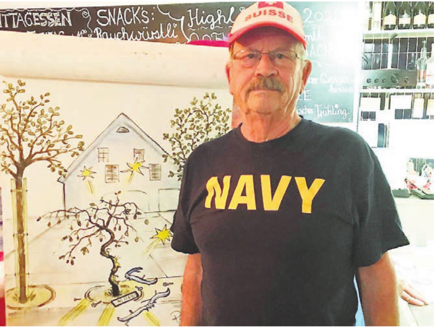 Der ehemalige Einwohnerrat Franz Wille trat als Yvan (oder Navy) auf und räumte mit seinen «Sternen»-Schnitzelbänken den Preis der Kammerherren ab. Bild: zg