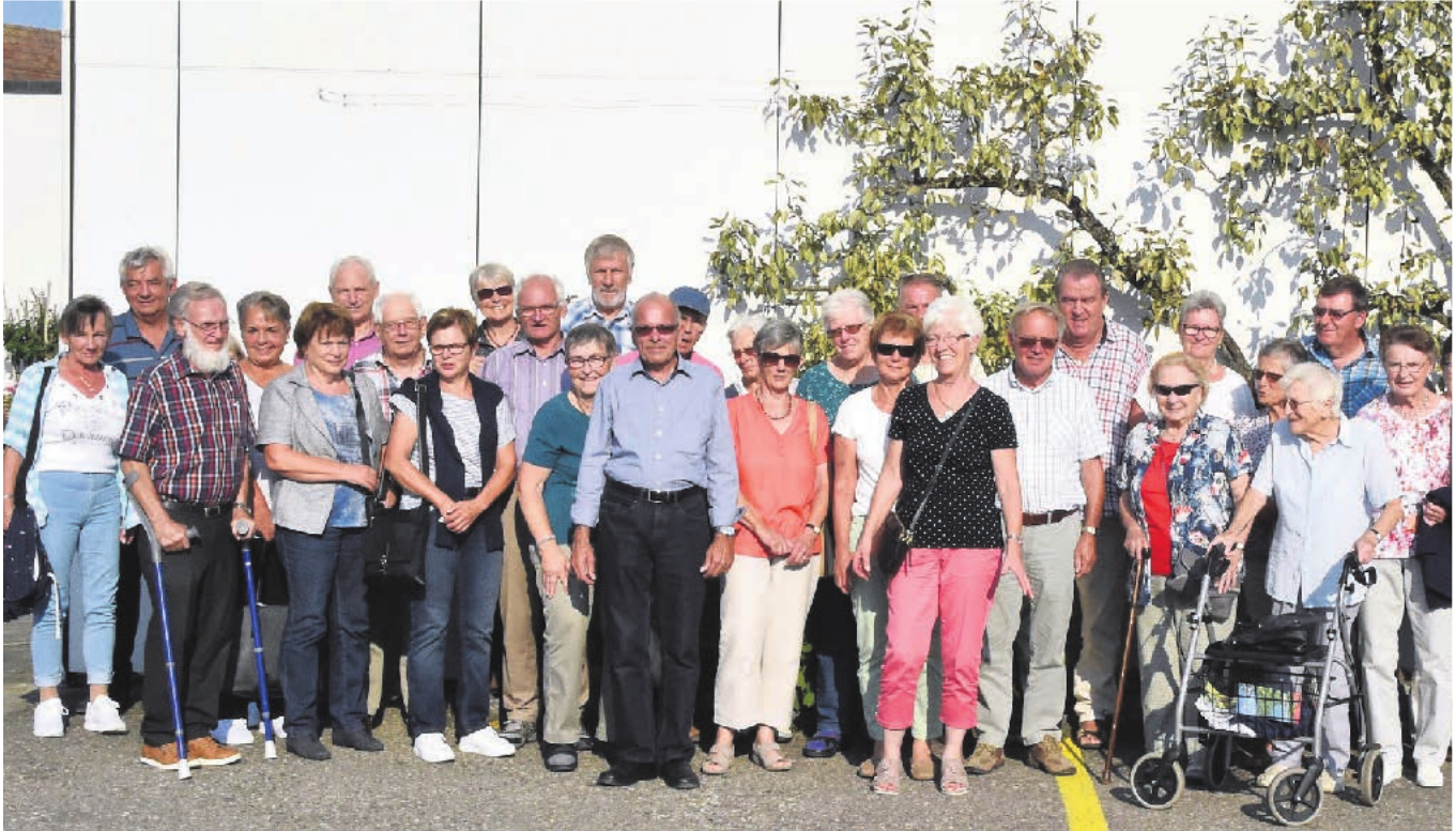 Einige Mitglieder des Josefsvereins bei der Vereinsreise in der Tössegg. Bild: Archiv
