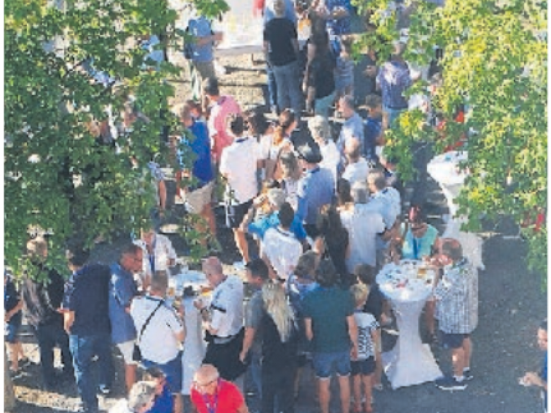 Wolkenloses Cup-Fest