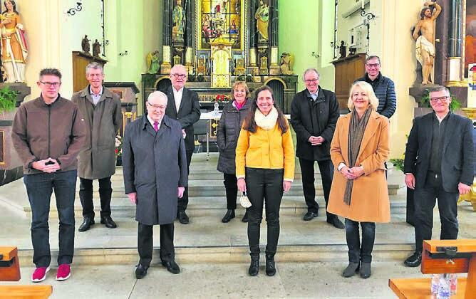 Die Verantwortlichen der Kirchgemeinde freuen sich über die Annahme der neuen Satzungen. Bild: zg