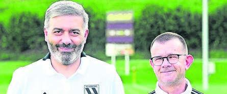 Gino Saporito (links) und Reto Salm bleiben in Niederwil. Bild: awa/Archiv