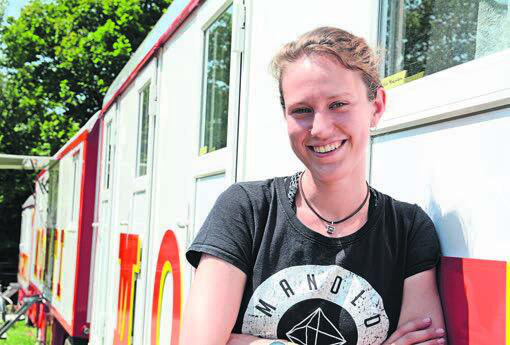 Sie ist die «Neue»: Flurina Schnyder ist erst diese Woche zur Monti-Crew gestossen. Obwohl sie noch nicht genau weiss, worauf sie sich eingelassen hat, freut sie sich auf die kommenden Wochen. Bild: Chregi Hansen