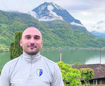 Der neue Co-Trainer Rade Petkovic am Sarnersee, wo er sich gerade geschäftlich aufhält. Bild: zg